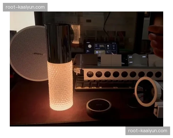 智能家居终端与直播信号联动 打造了灯光音响同步的家庭赛场氛围