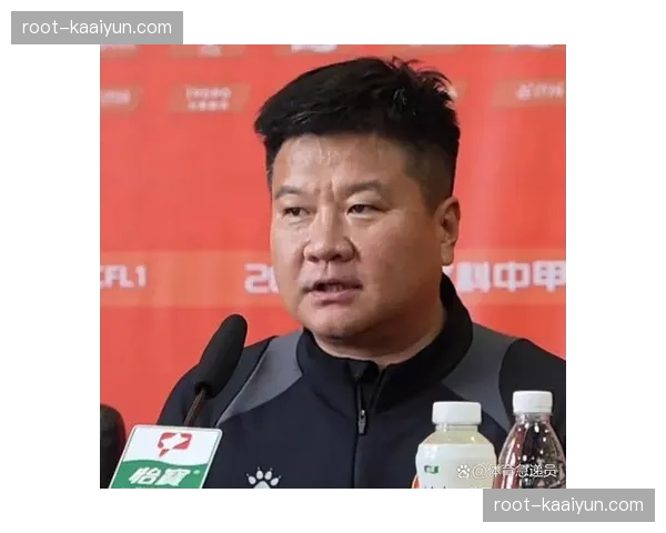 辽宁铁人李金羽祭出541阵型，双后腰压缩空间限制国安边路传中